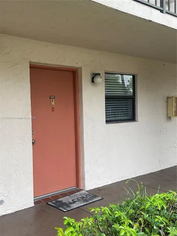 $2,300 | 911 Northeast 209th Terrace, Unit 105, North Miami Beach, FL 33179