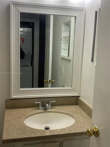 $2,300 | 911 Northeast 209th Terrace, Unit 105, North Miami Beach, FL 33179