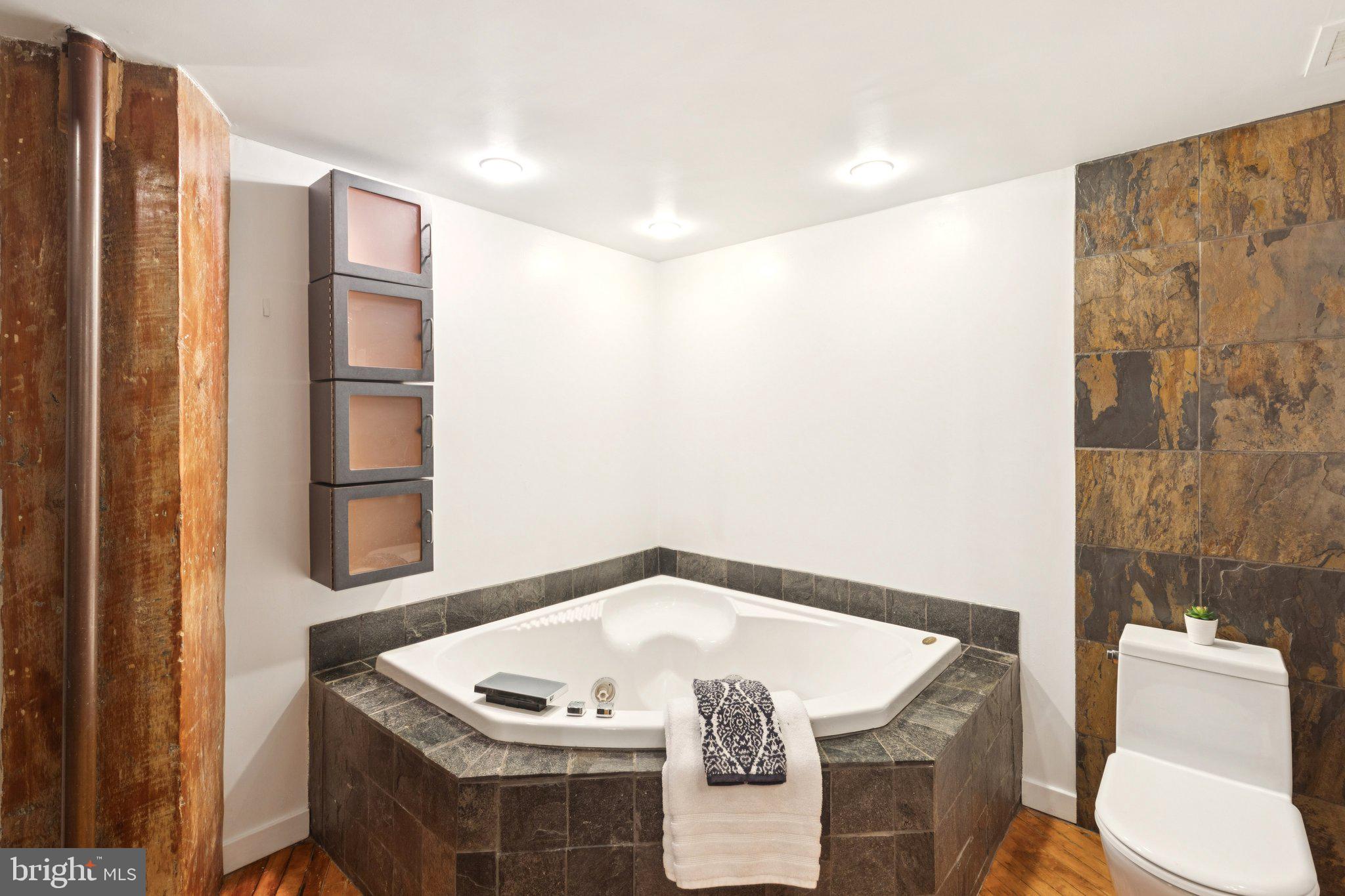 428 North 13th Street, Unit 3E Philadelphia, PA 19123 - Photo 36 of 44