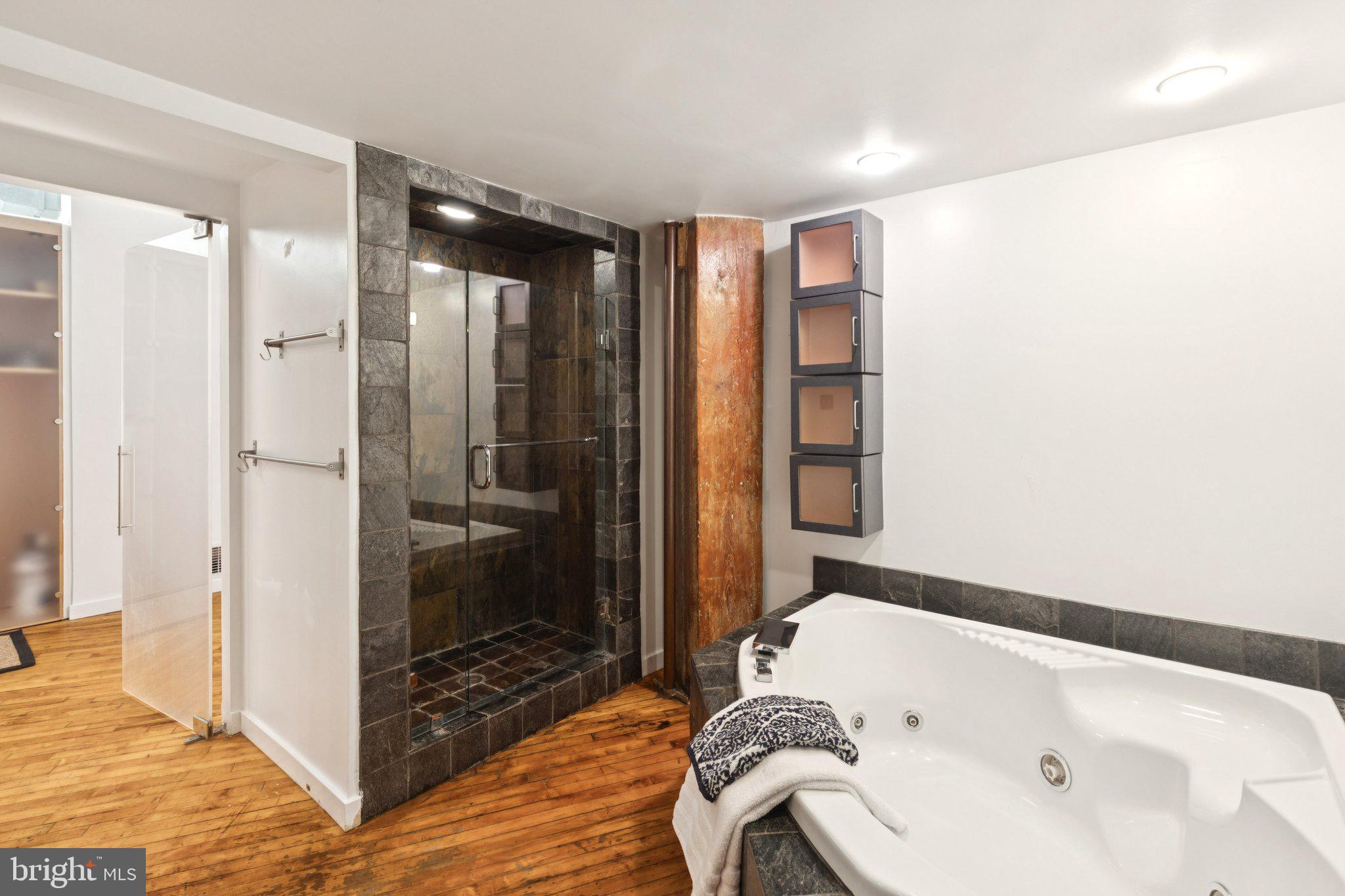 428 North 13th Street, Unit 3E Philadelphia, PA 19123 - Photo 37 of 44