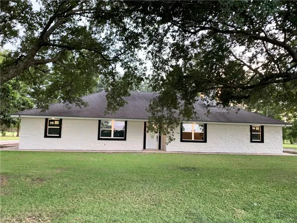 $285,000 | 2700 South Bank Lane, Vacherie, LA 70090