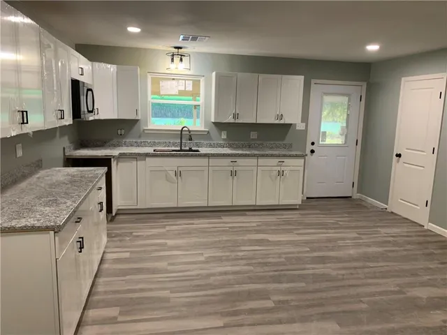 $285,000 | 2700 South Bank Lane, Vacherie, LA 70090