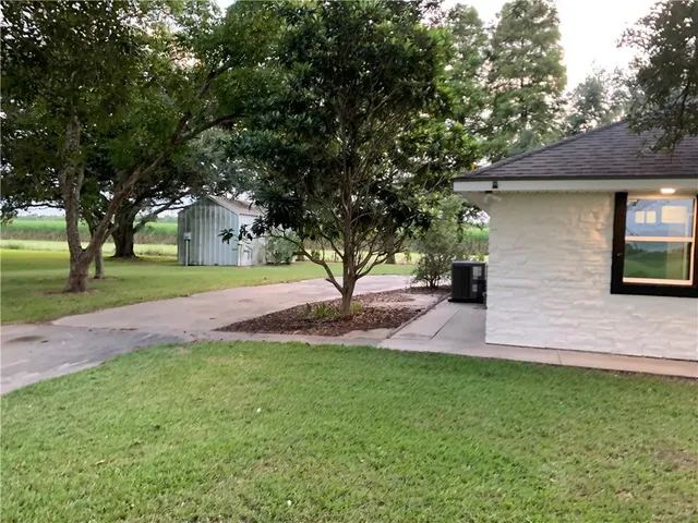 $285,000 | 2700 South Bank Lane, Vacherie, LA 70090
