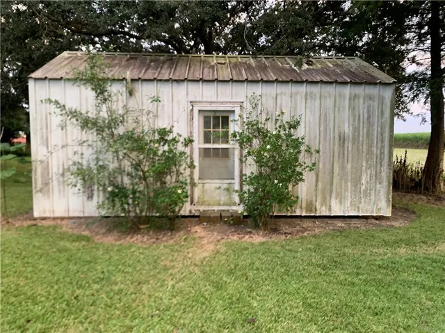 $285,000 | 2700 South Bank Lane, Vacherie, LA 70090