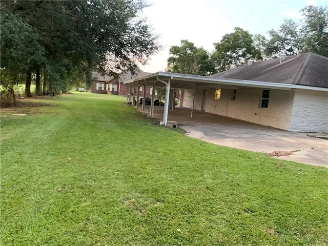 $285,000 | 2700 South Bank Lane, Vacherie, LA 70090