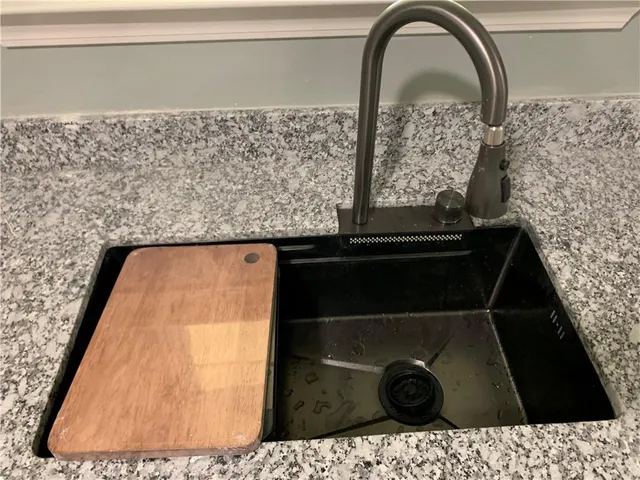 $285,000 | 2700 South Bank Lane, Vacherie, LA 70090