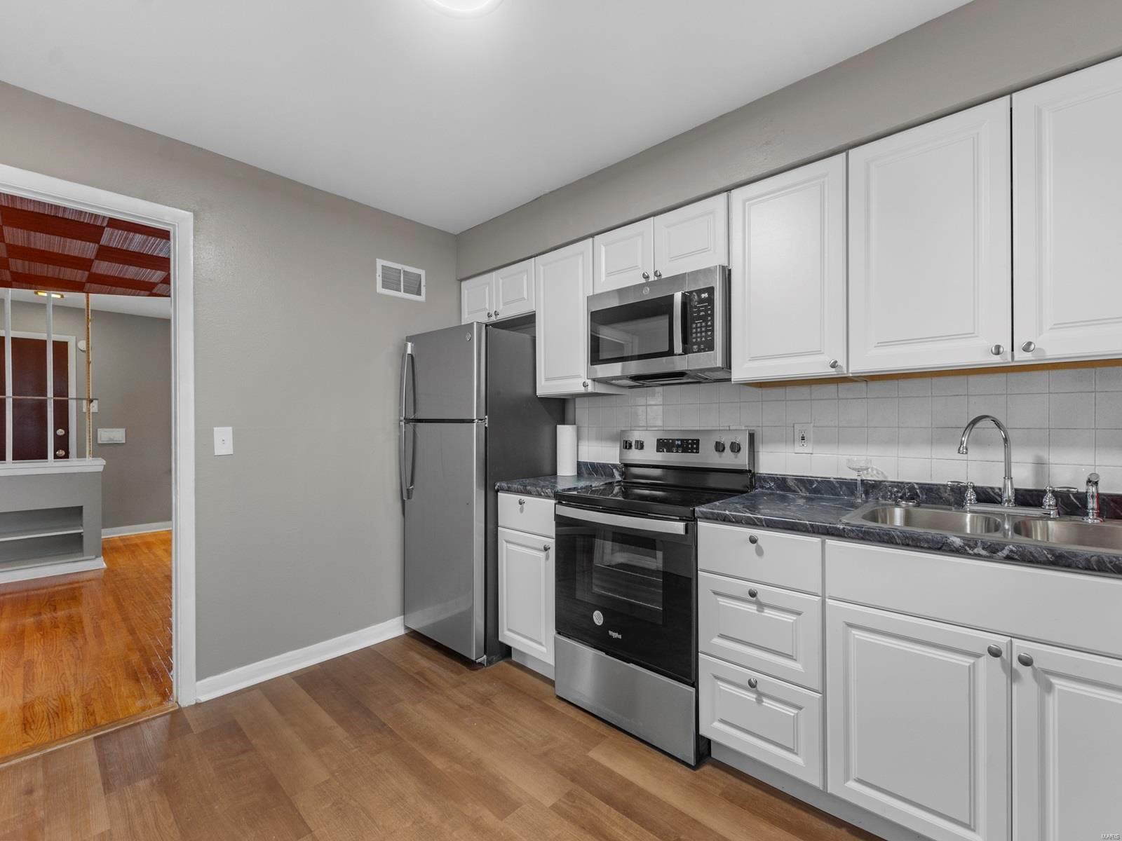 3562 Brown Road St. Louis, MO 63114 - Photo 8 of 18 Gallery Image 8
