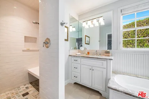 $4,295,000 | 9921 Toluca Lake Avenue, Toluca Lake, CA 91602