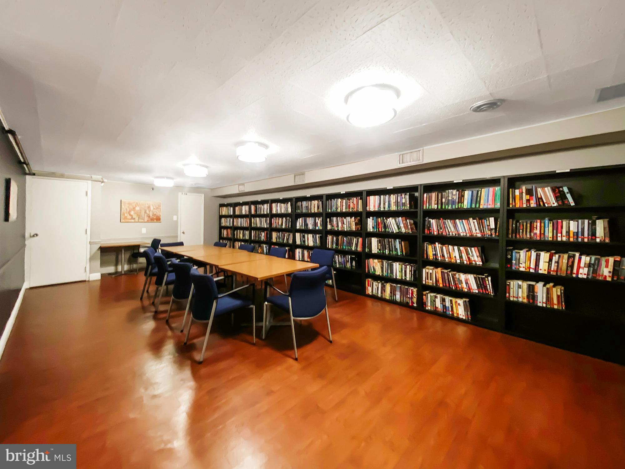 3600 Conshohocken Avenue, Unit 909 Philadelphia, PA 19131 - Photo 20 of 22 a dining room with furniture and a floor to ceiling window