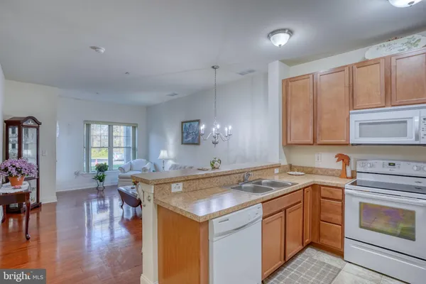 $180,000 | 2000 Fountainview Circle, Unit 2111, Newark, DE 19713