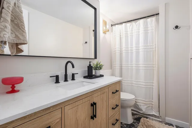 $464,900 | 2390 Basswood Street, Jenison, MI 49428