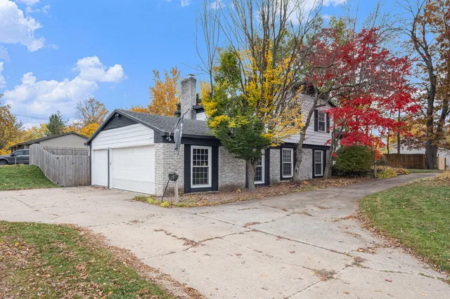 $464,900 | 2390 Basswood Street, Jenison, MI 49428