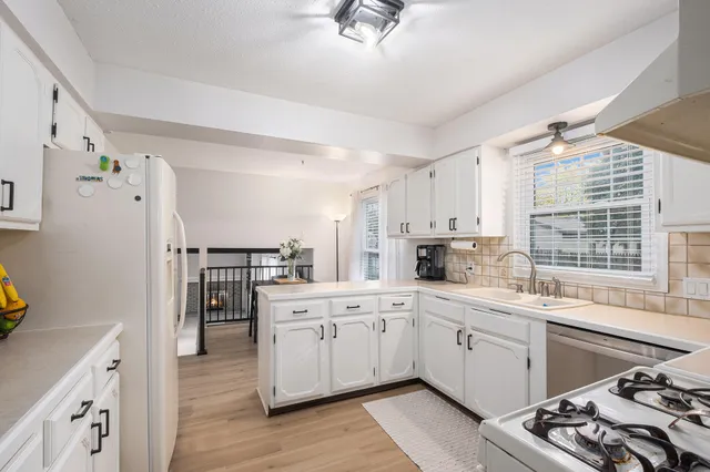 $464,900 | 2390 Basswood Street, Jenison, MI 49428