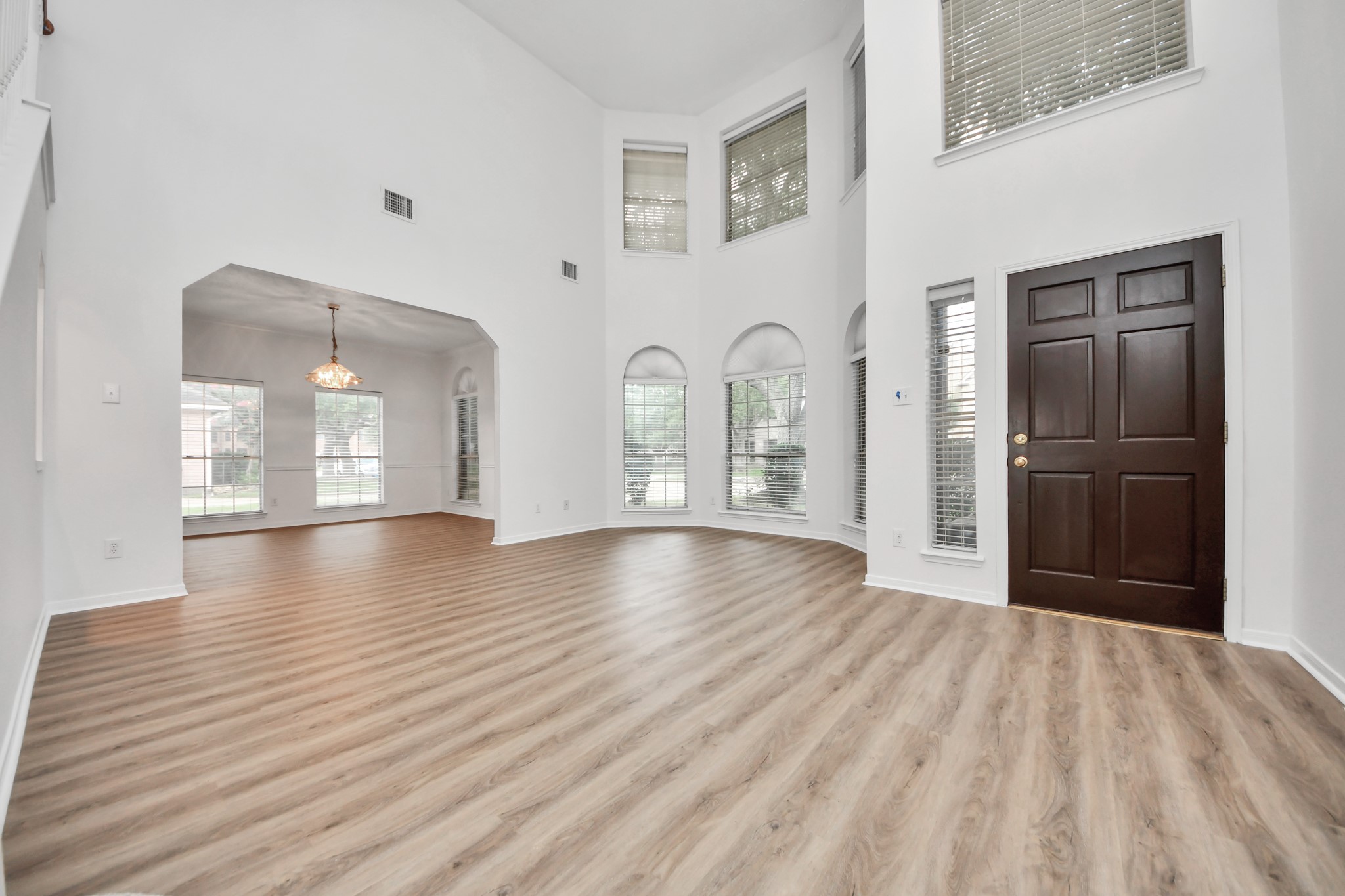 4423 Tree Line Drive Pasadena, TX 77505 - Photo 7 of 50