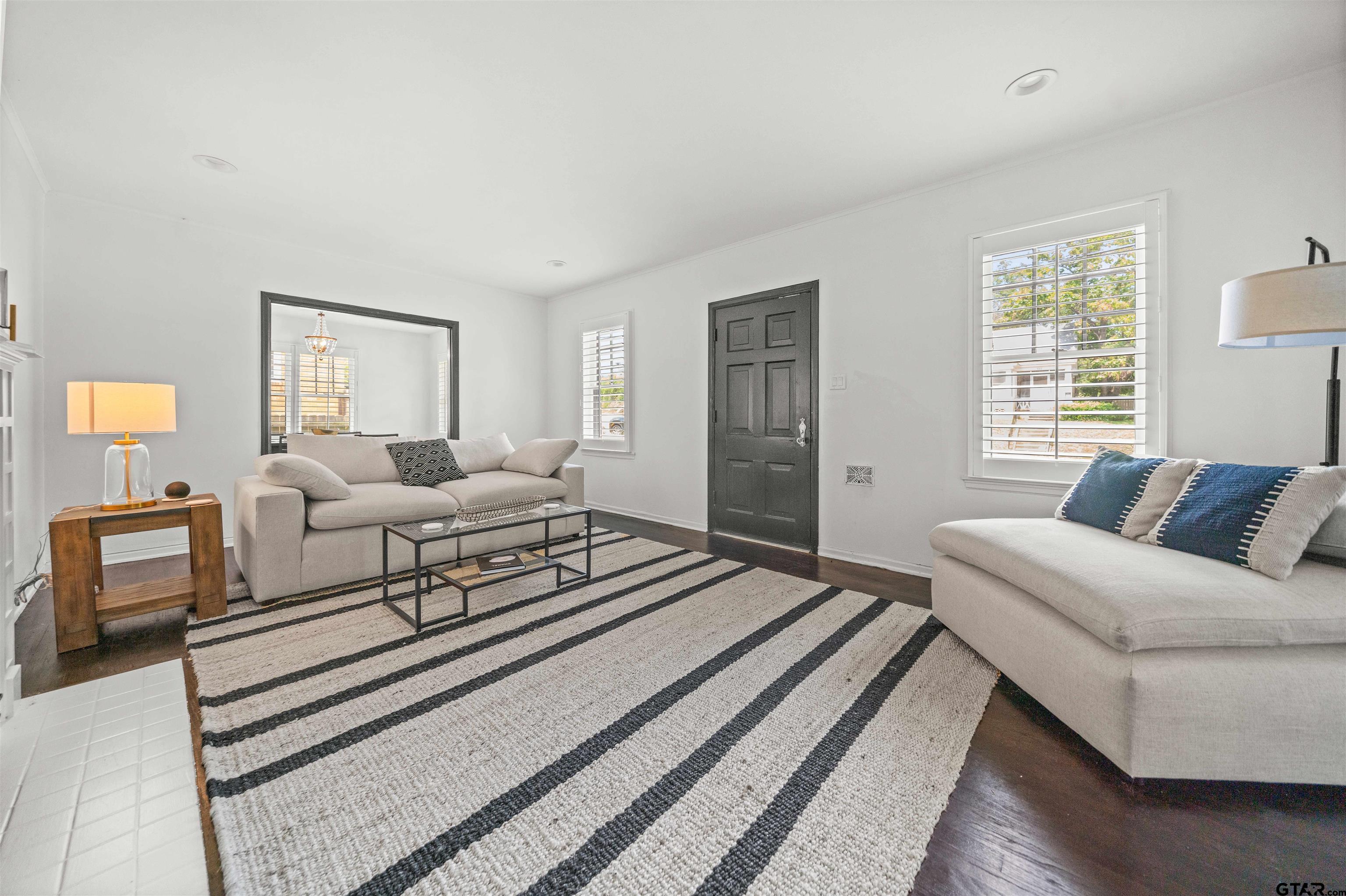 400 Lindsey Lane Tyler, TX 75701 - Photo 6 of 25 a living room with furniture and a window