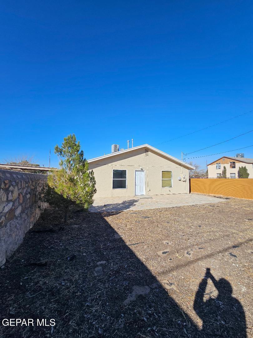 401 South 5th Street Anthony, TX 79821 - Photo 21 of 26 a view of a house with a yard