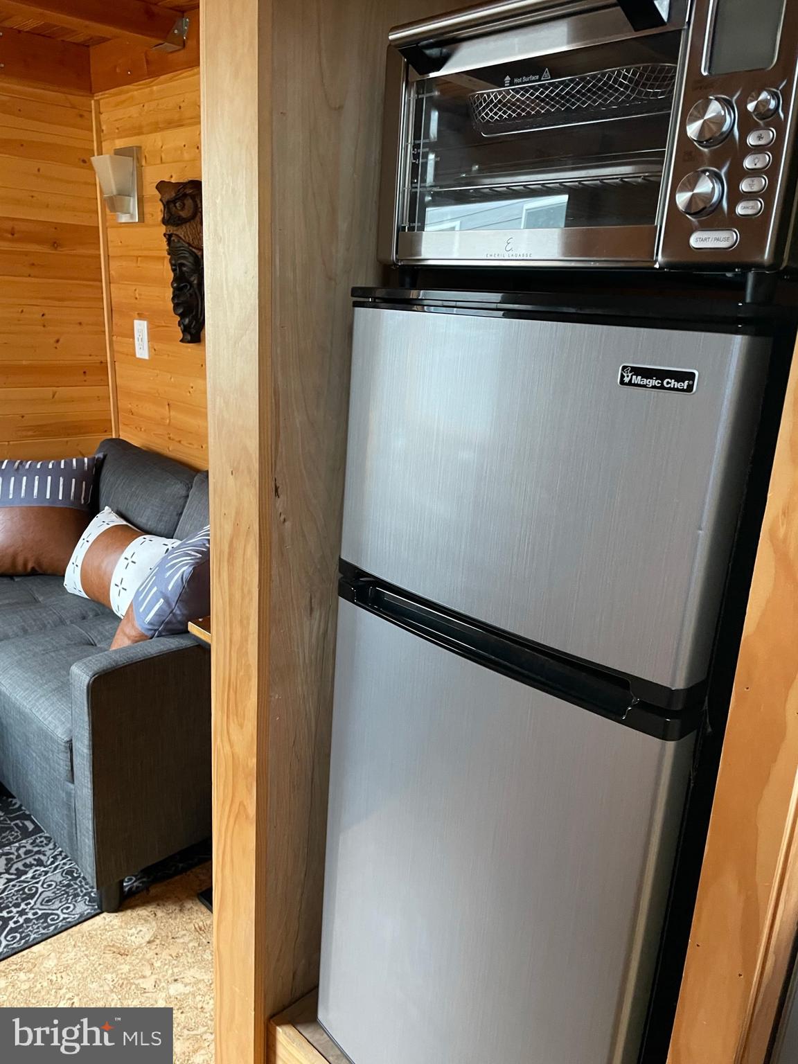867 Schwanger Road Elizabethtown, PA 17022 - Photo 12 of 18 a close view of washer and dryer