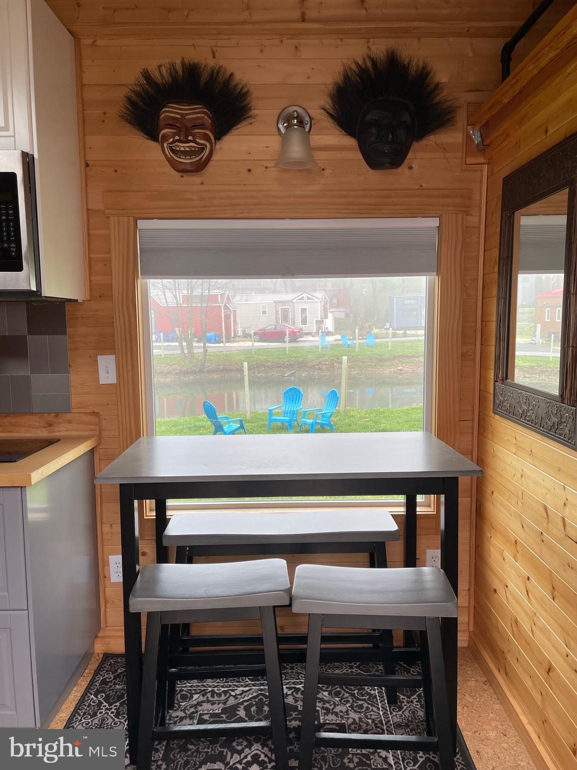 867 Schwanger Road Elizabethtown, PA 17022 - Photo 14 of 18 a kitchen with a table and a stove