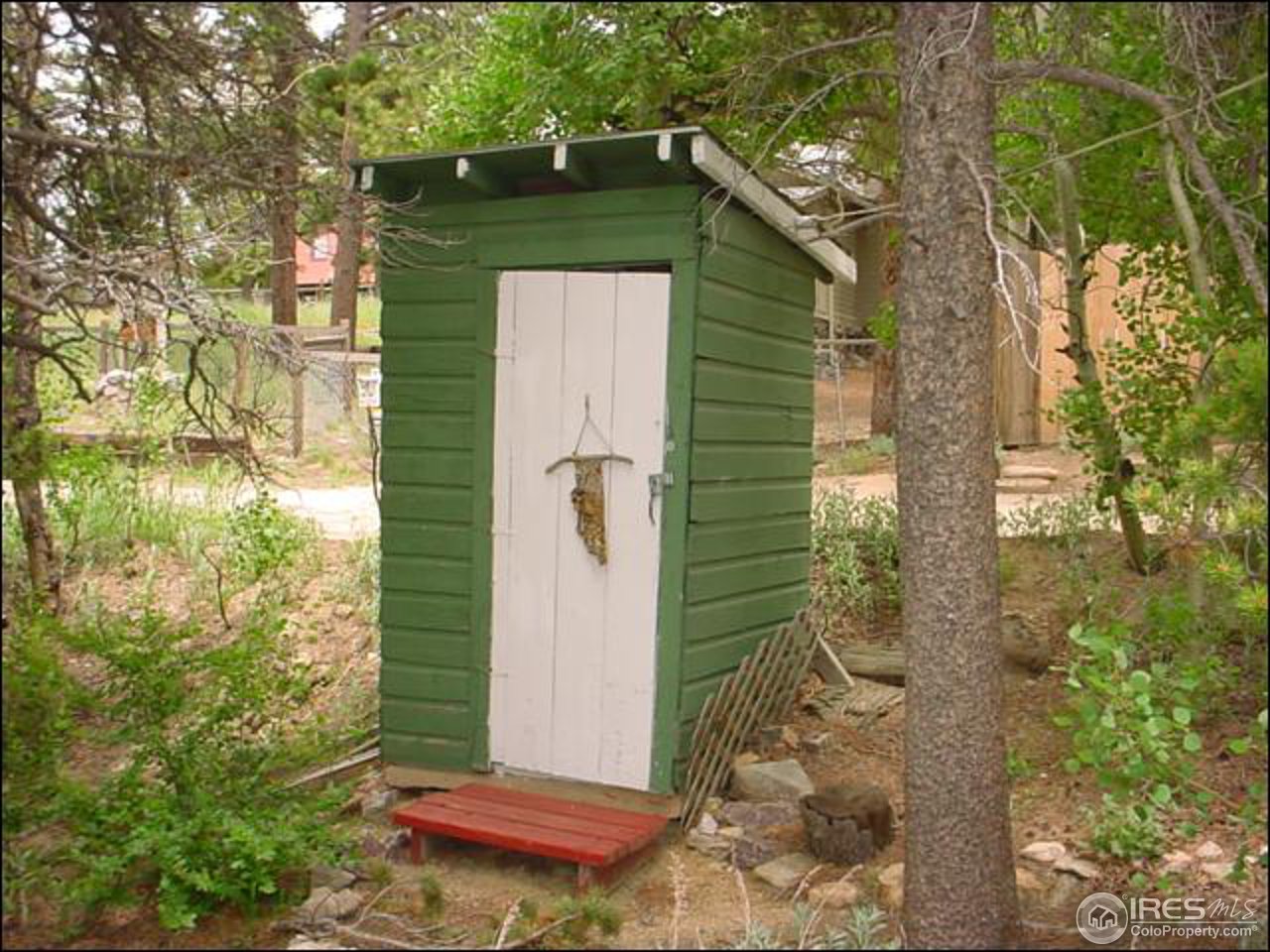 51 Signal Rock Road Golden, CO 80403 - Photo 4 of 6 Cute green outhouse!