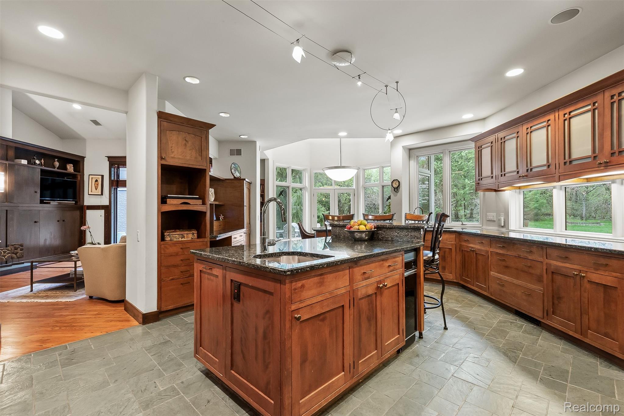 1800 Tiverton Road Bloomfield Hills, MI 48304 - Photo 16 of 56 19-Tiverton-54.jpg