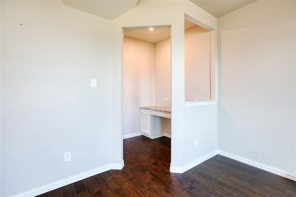 2317 Connor Way Carrollton, TX 75010 - Photo 12 of 37