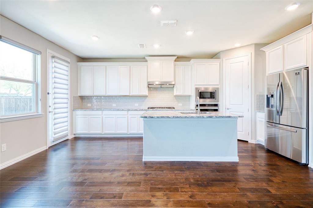 2317 Connor Way Carrollton, TX 75010 - Photo 16 of 37