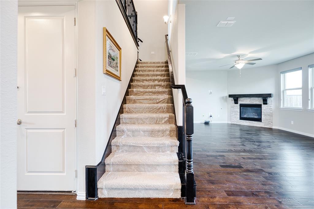 2317 Connor Way Carrollton, TX 75010 - Photo 8 of 37