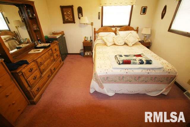 3945 Utica Ridge Road Bettendorf, IA 52722 - Photo 4 of 9
