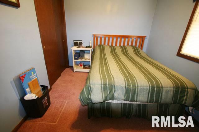 3945 Utica Ridge Road Bettendorf, IA 52722 - Photo 6 of 9