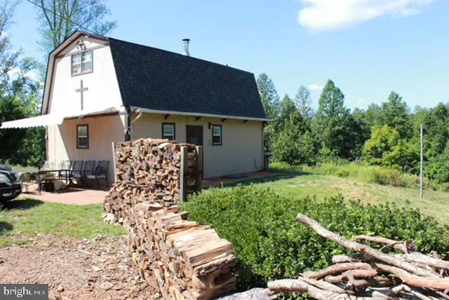 a view of backyard of house