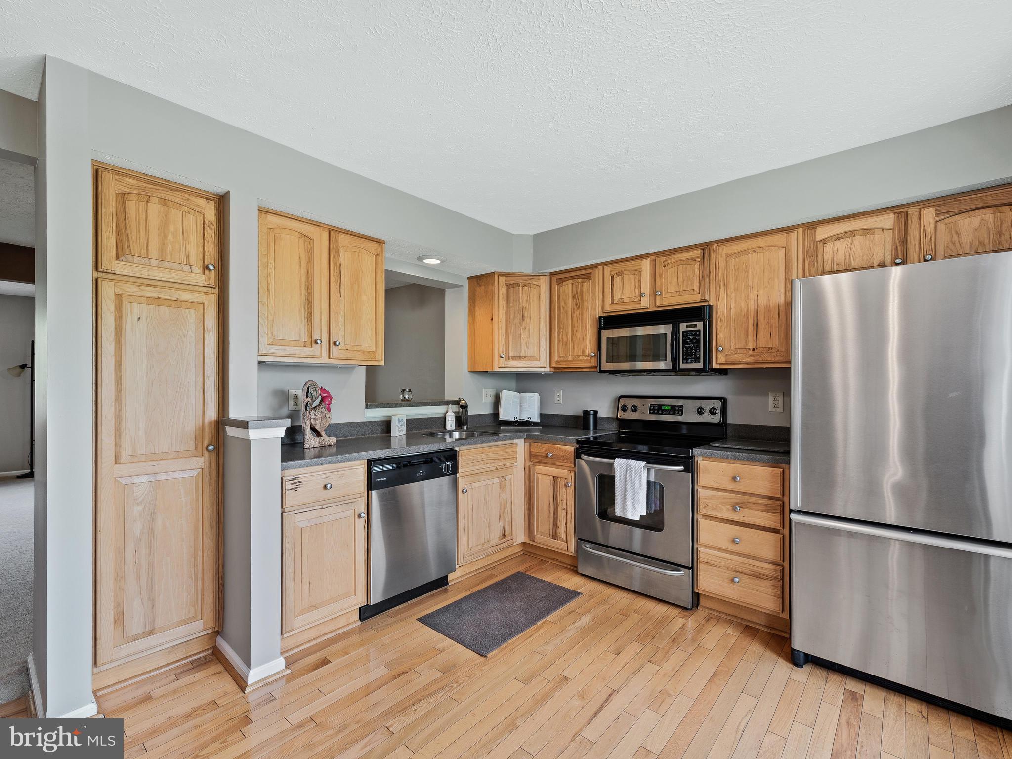 8021 Brightwood Court Ellicott City, MD 21043 - Photo 5 of 35 Kitchen