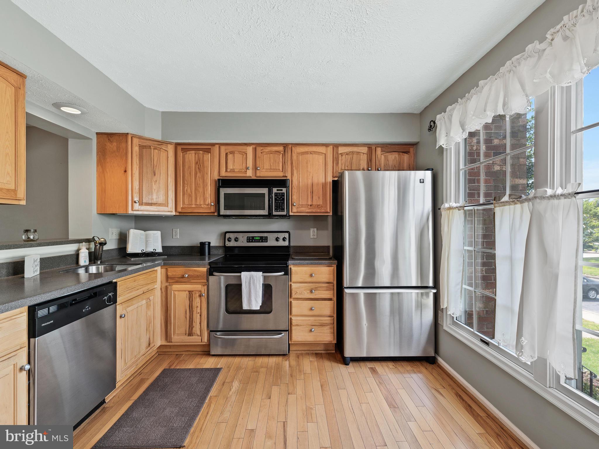 8021 Brightwood Court Ellicott City, MD 21043 - Photo 6 of 35 Kitchen