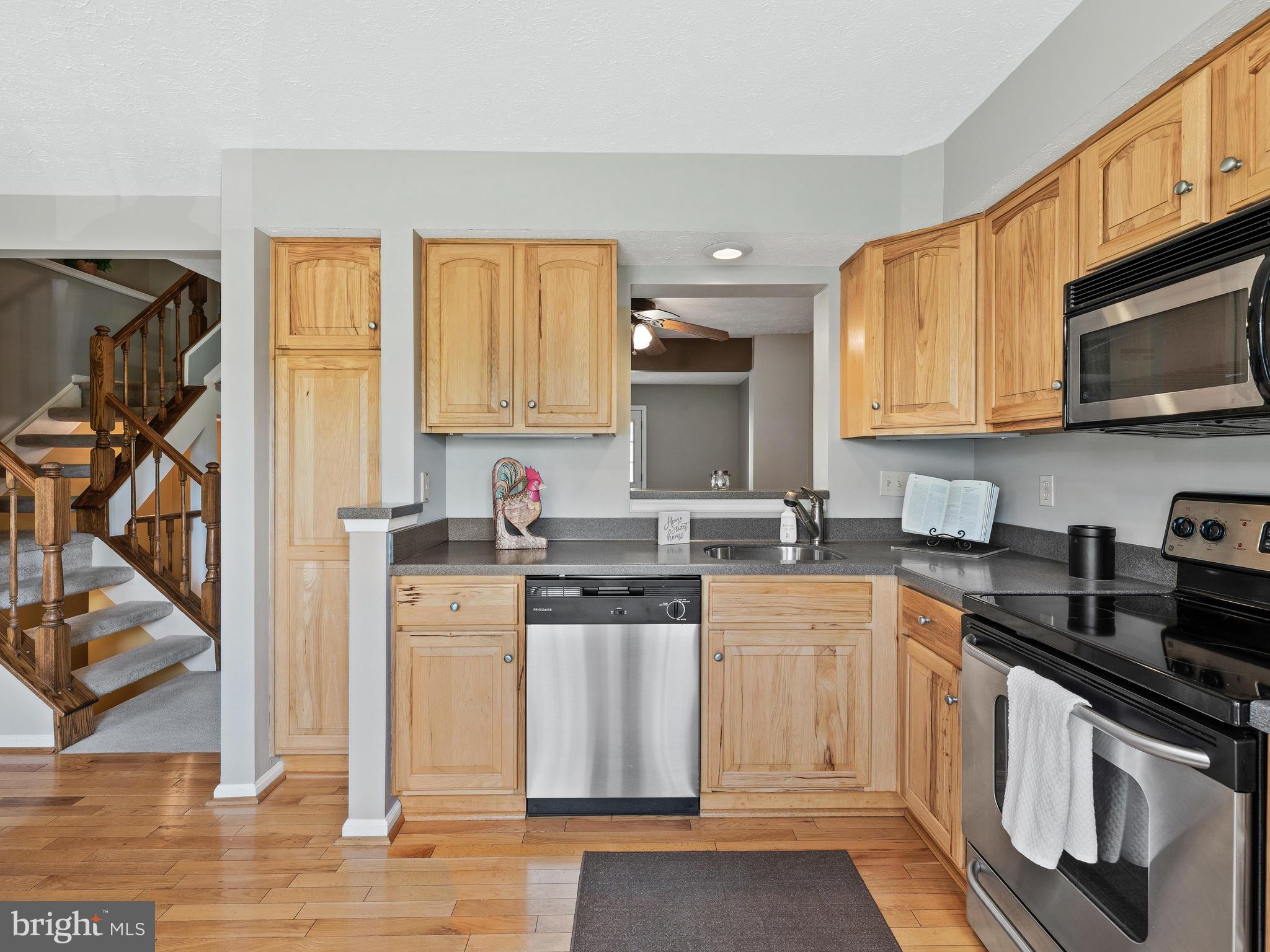 8021 Brightwood Court Ellicott City, MD 21043 - Photo 7 of 35