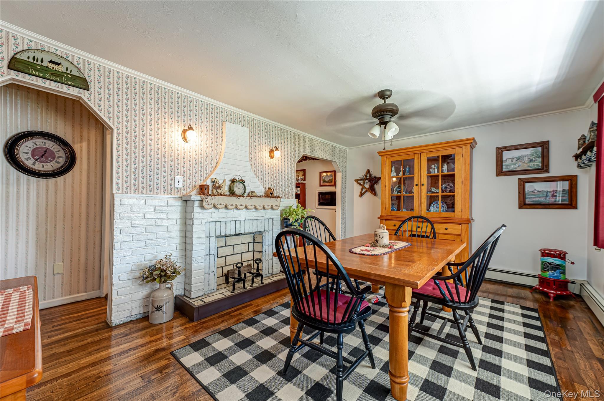 11 Spruce Street Islip, NY 11751 - Photo 7 of 36