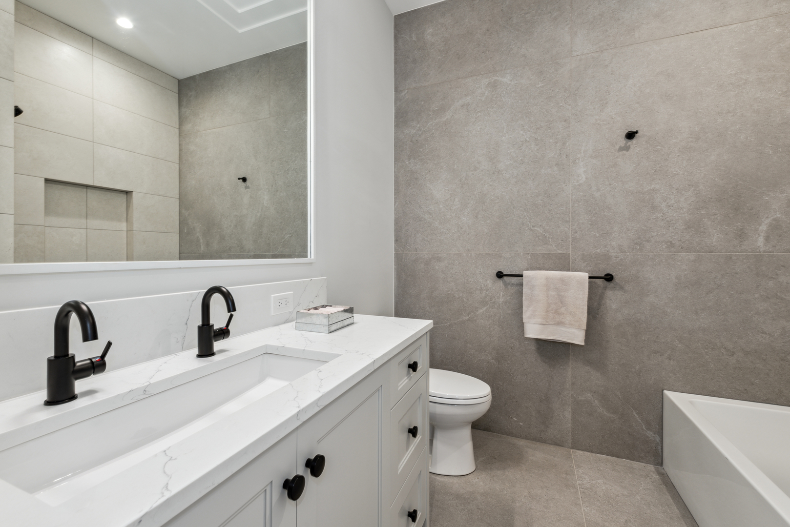 116 North Willard Court, Unit 301 Chicago, IL 60607 - Photo 35 of 38