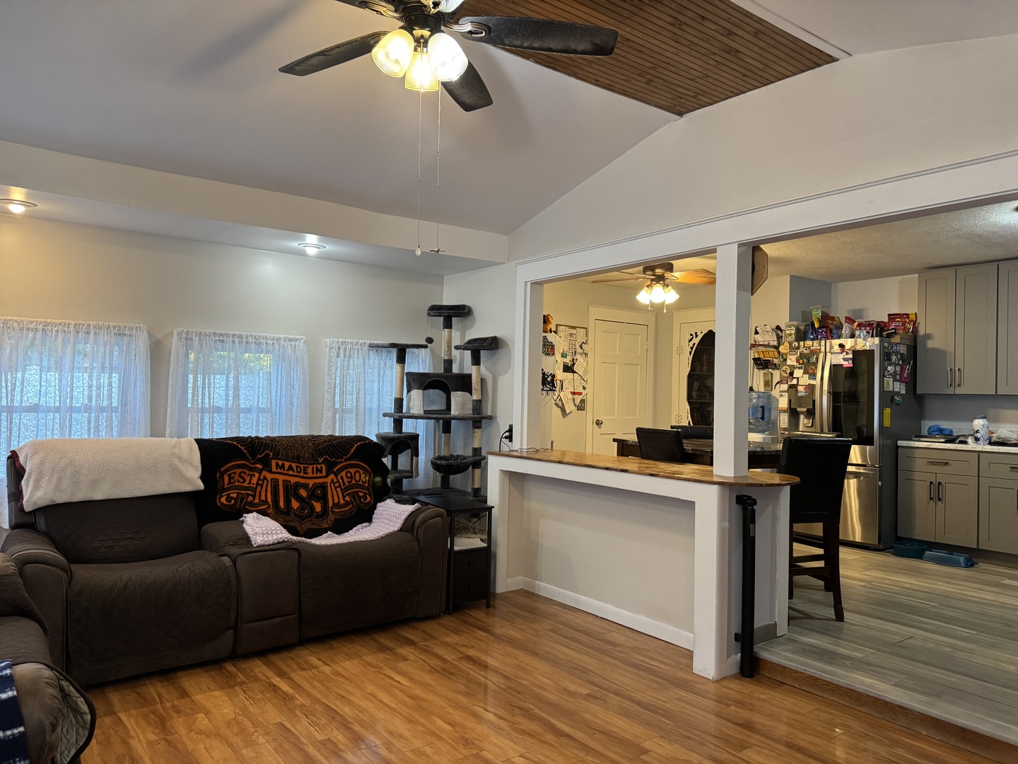 910 West Kennedy Road Braidwood, IL 60408 - Photo 10 of 23 a living room with furniture and wooden floor