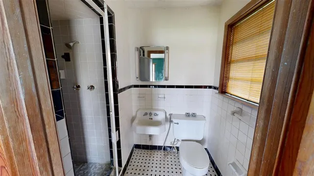 $1,600 | 4021 Nelson Road, Lake Charles, LA 70605