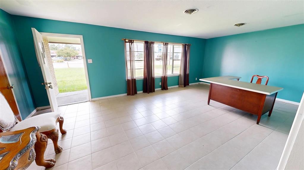 4021 Nelson Road Lake Charles, LA 70605 - Photo 4 of 12