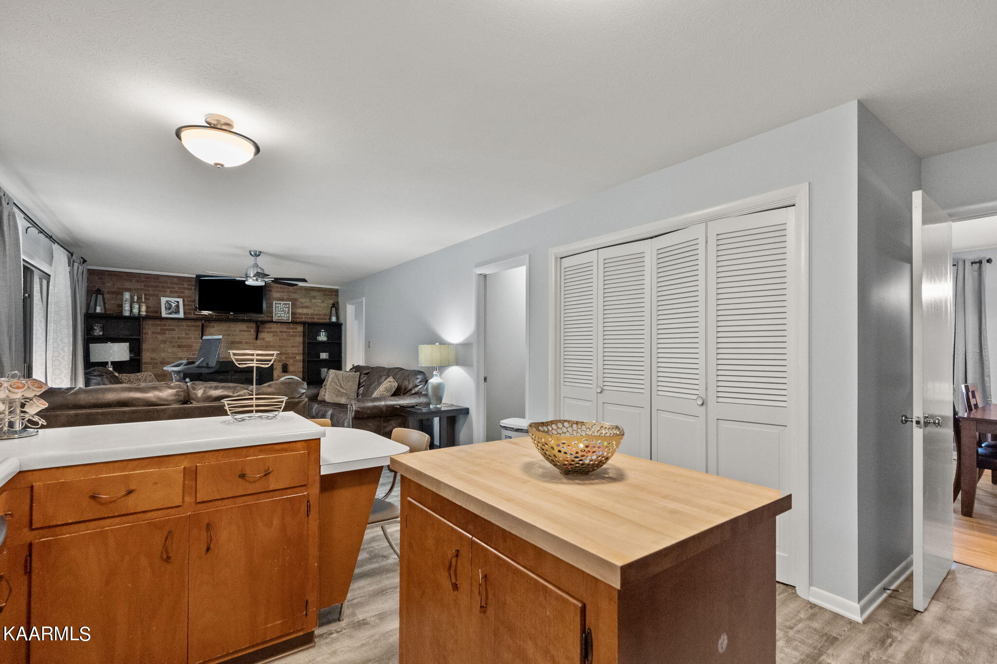 100 Davidson Lane Oak Ridge, TN 37830 - Photo 8 of 34 9-web-or-mls-217A9453a