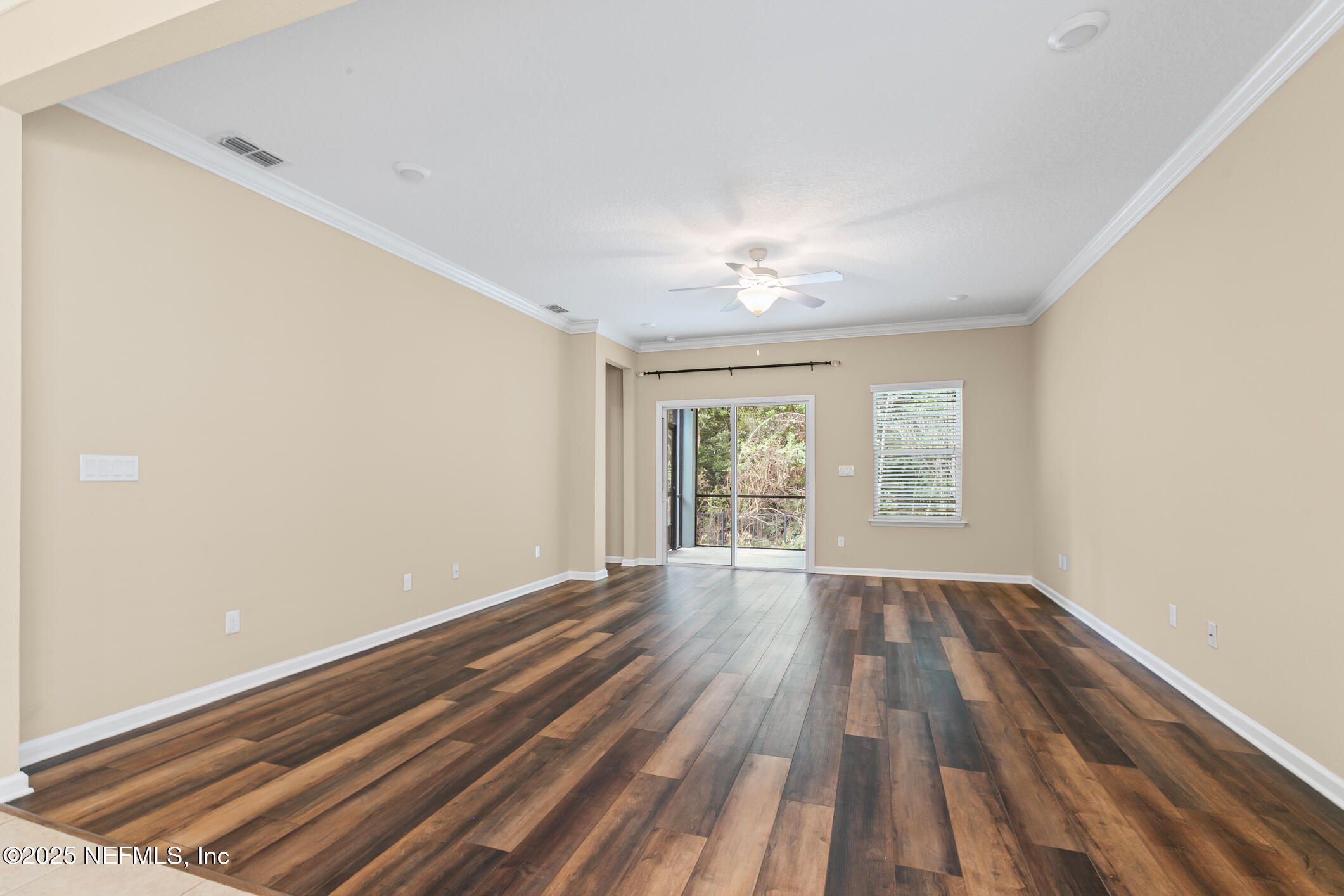 66 Gray Wolf Trail Jacksonville, FL 32081 - Photo 19 of 75 Living Room