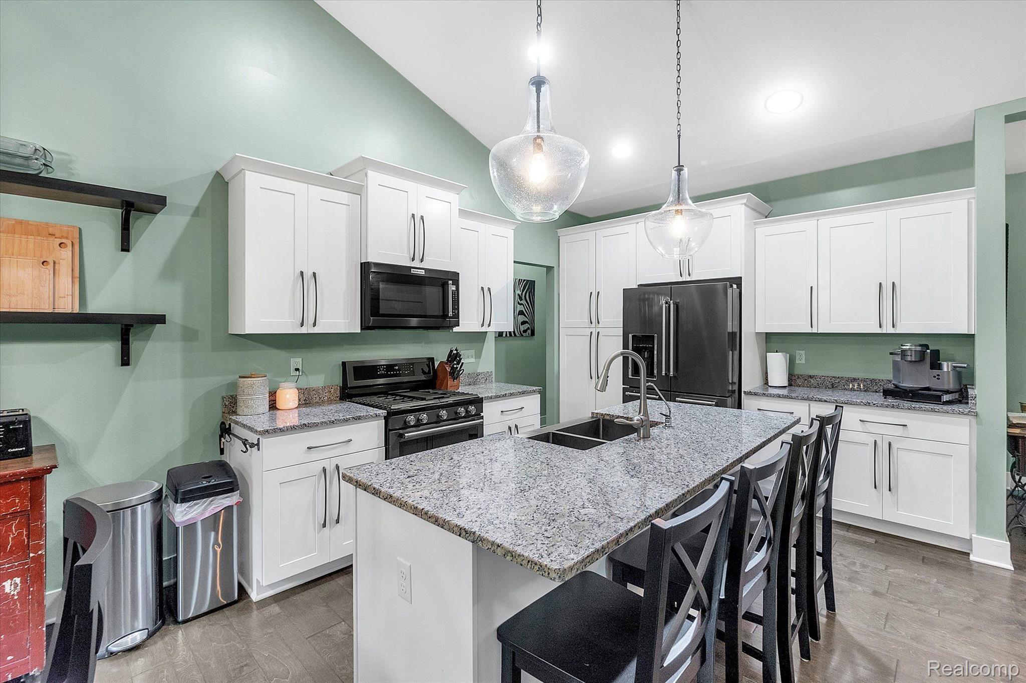 5560 Hartland Road Fenton, MI 48430 - Photo 11 of 41 Gallery Image 11