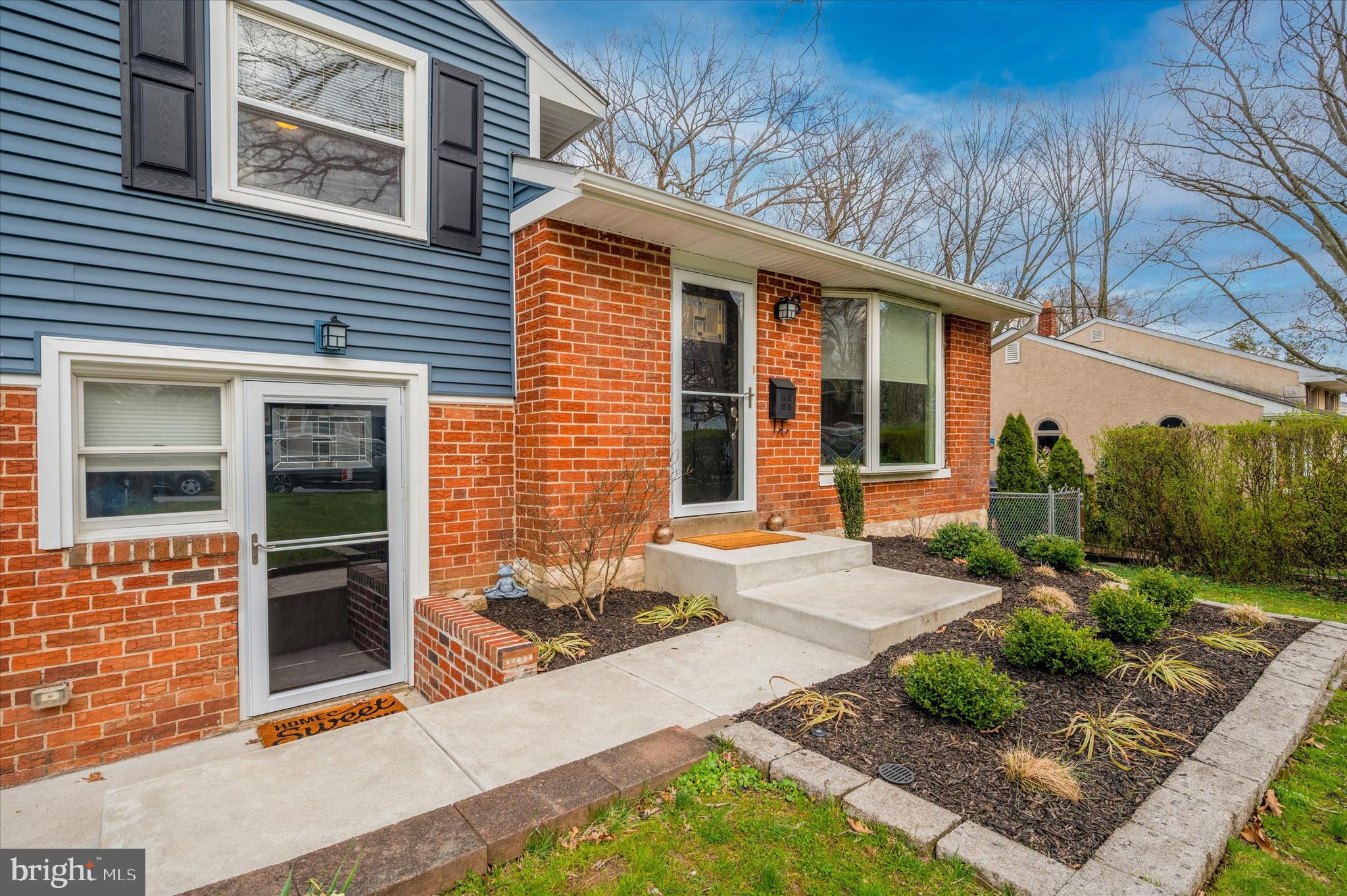 8 South Overhill Road Media, PA 19063 - Photo 3 of 39 Separate entrances for the lower and upper levels