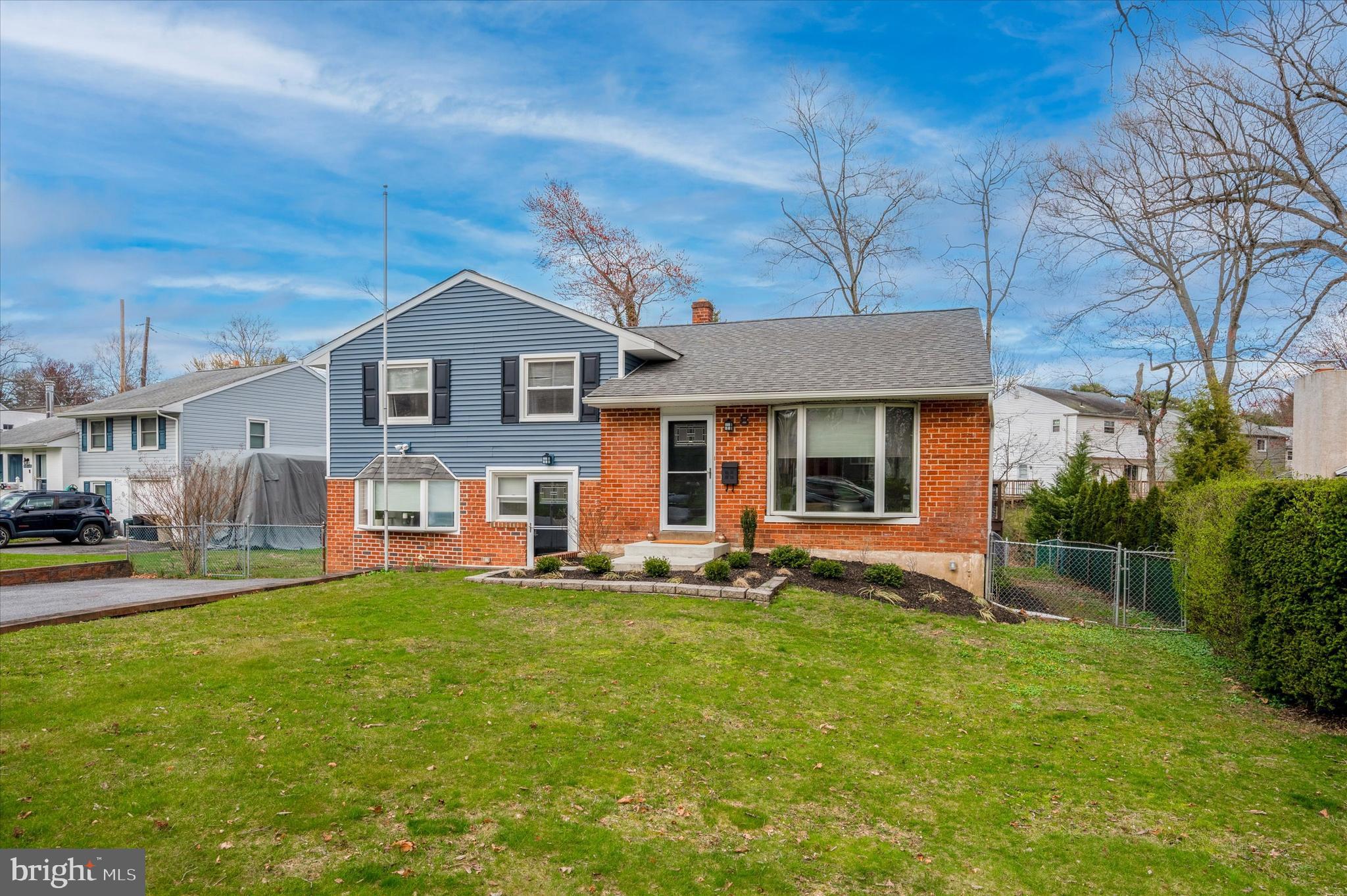 8 South Overhill Road Media, PA 19063 - Photo 4 of 39 Spacious front yard