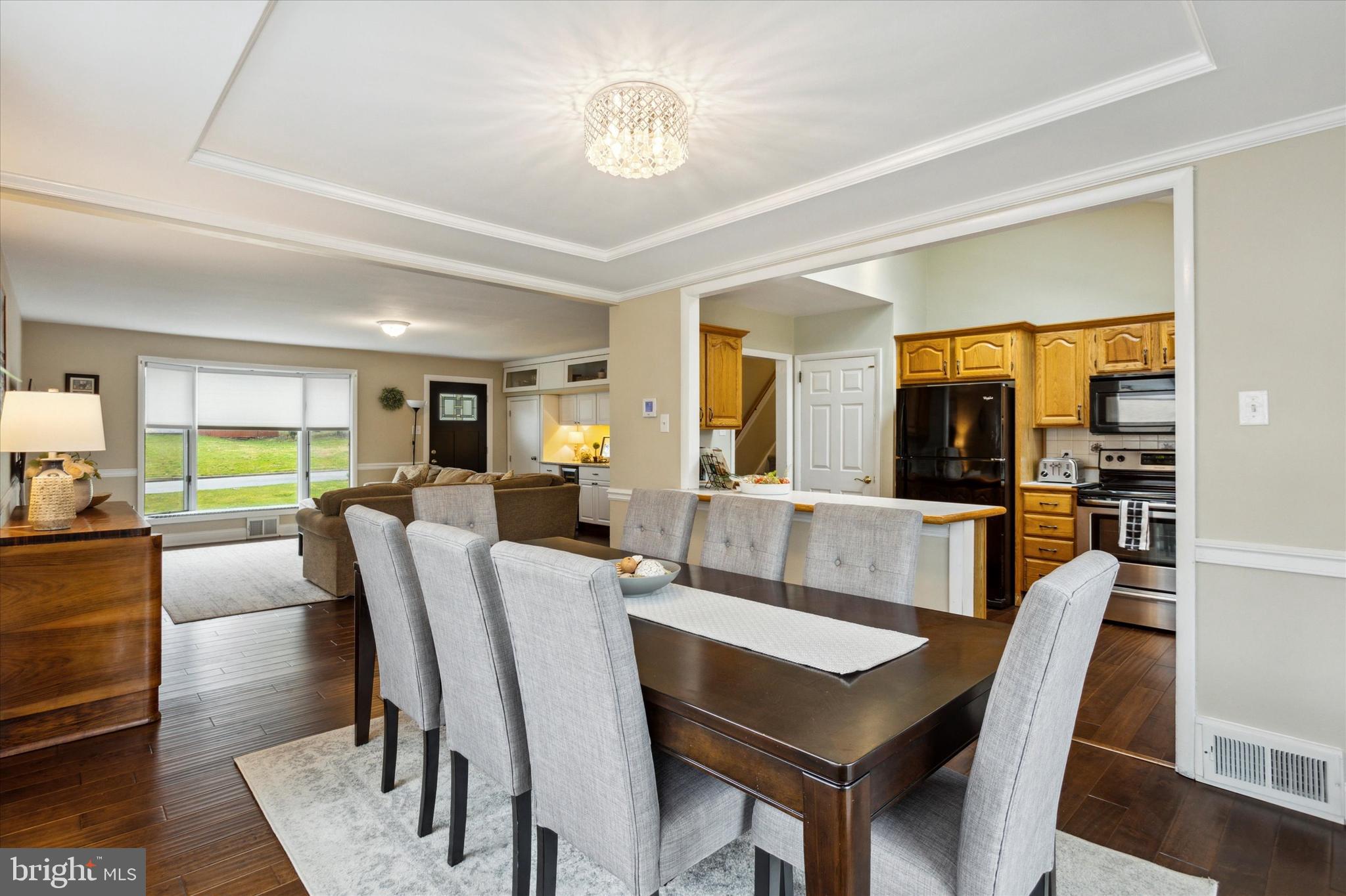 8 South Overhill Road Media, PA 19063 - Photo 9 of 39 Open concept great for entertaining