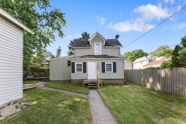 $170,000 | 428 Fernando Street Northeast, Grand Rapids, MI 49505