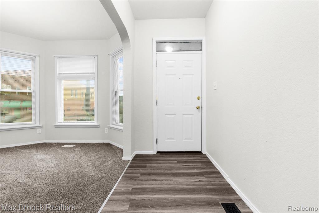 2223 Junction Avenue Detroit, MI 48209 - Photo 7 of 41