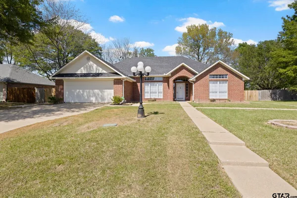 $379,900 | 114 Diane Lane, Mount Pleasant, TX 75455