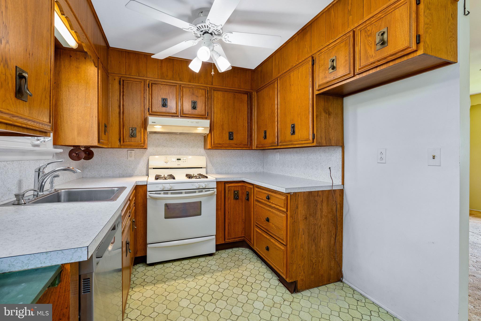 723 South Harmony Road Newark, DE 19713 - Photo 10 of 29
