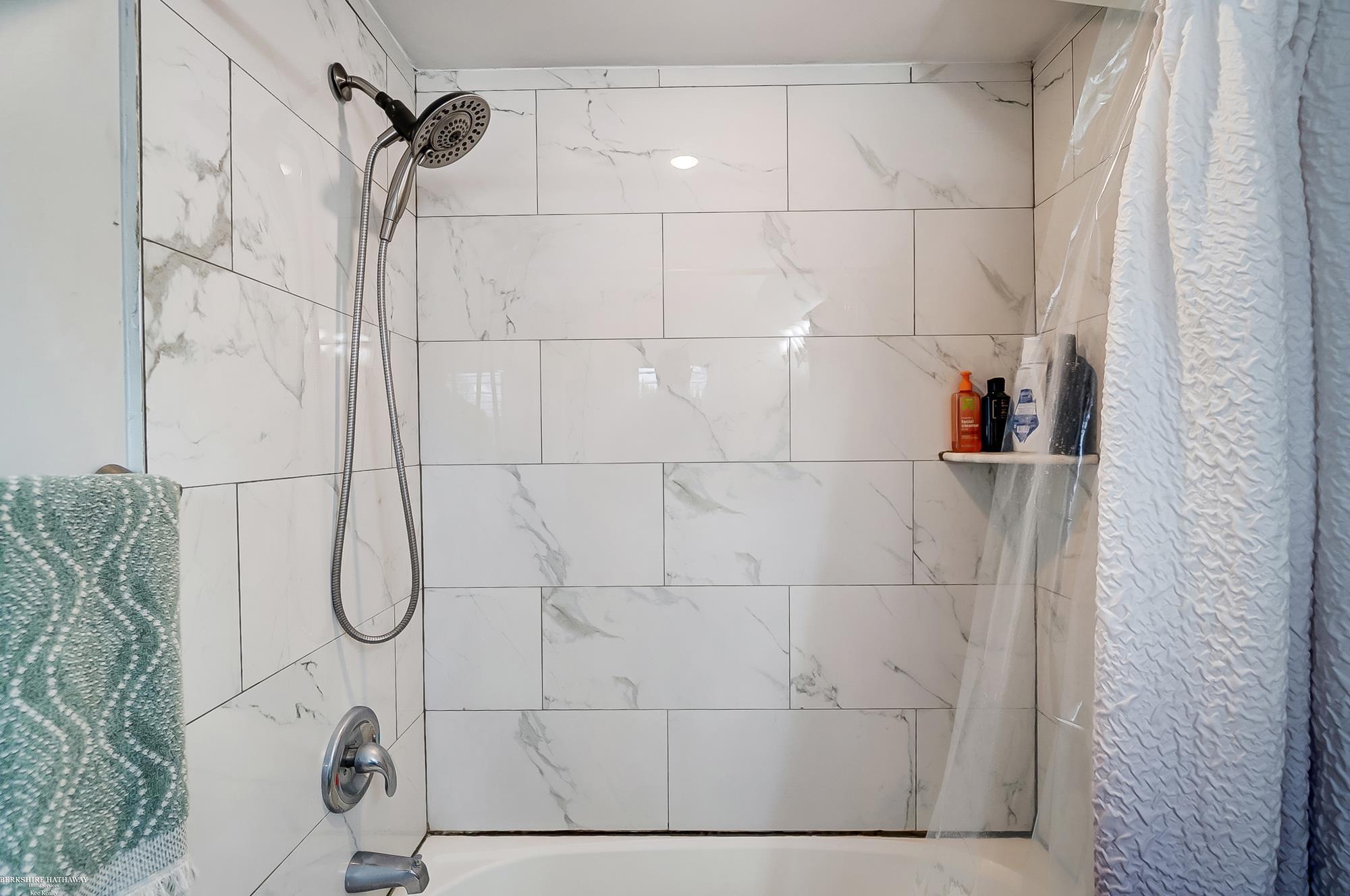 1721 Carleton Rockwood Road Carleton, MI 48117 - Photo 50 of 78 50165620-fb3e38eb-1f6d-4652-b65c-fab94520deb1.JPG