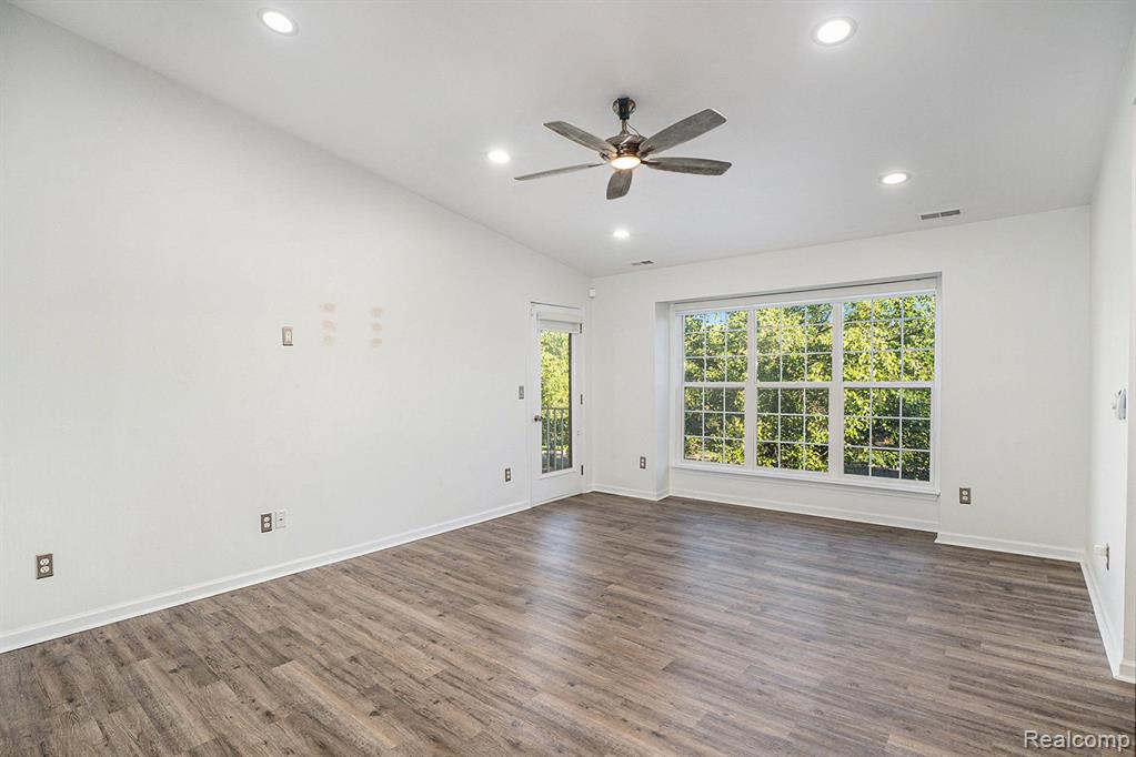 13439 Forest Ridge Boulevard Sterling Heights, MI 48313 - Photo 6 of 28